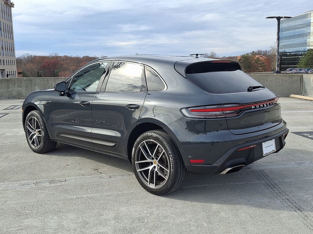 Used 2025 Porsche Macan image 3
