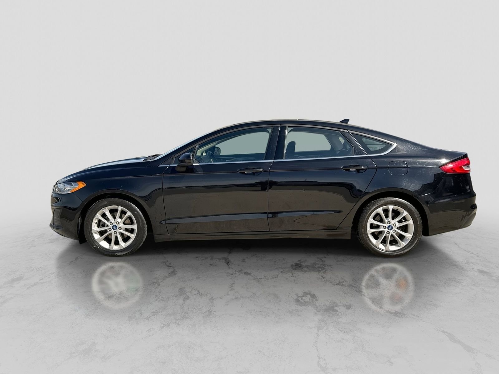 Certified 2020 Ford Fusion SE FWD image 3