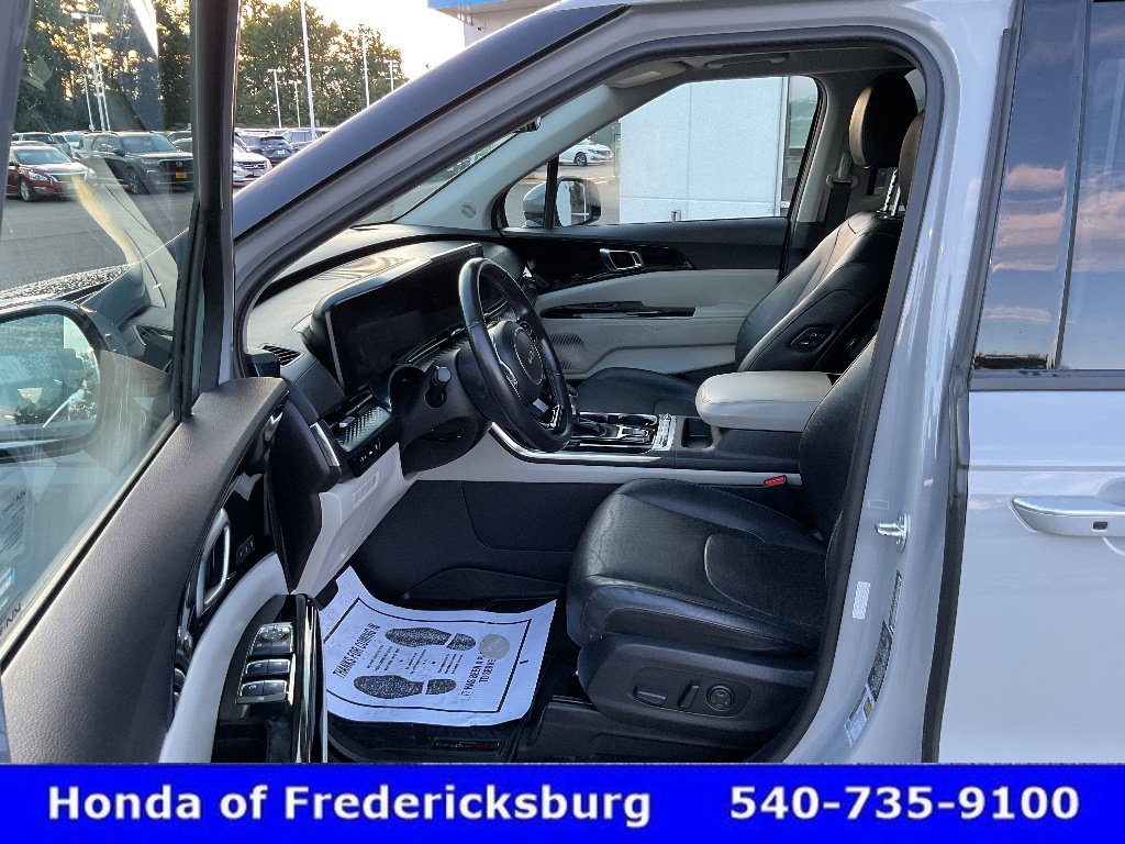Used 2023 Kia Carnival SX Prestige FWD image 34