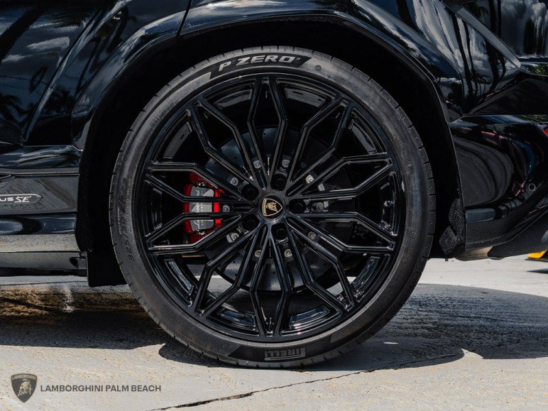 Used 2026 Lamborghini Urus SE AWD/4WD image 28