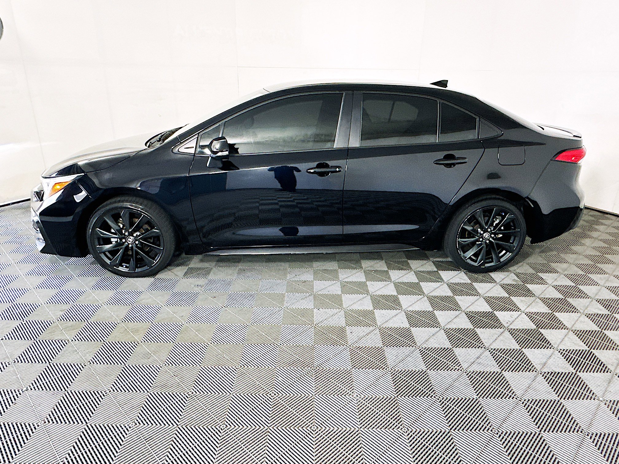 Used 2024 Toyota Corolla SE FWD image 6