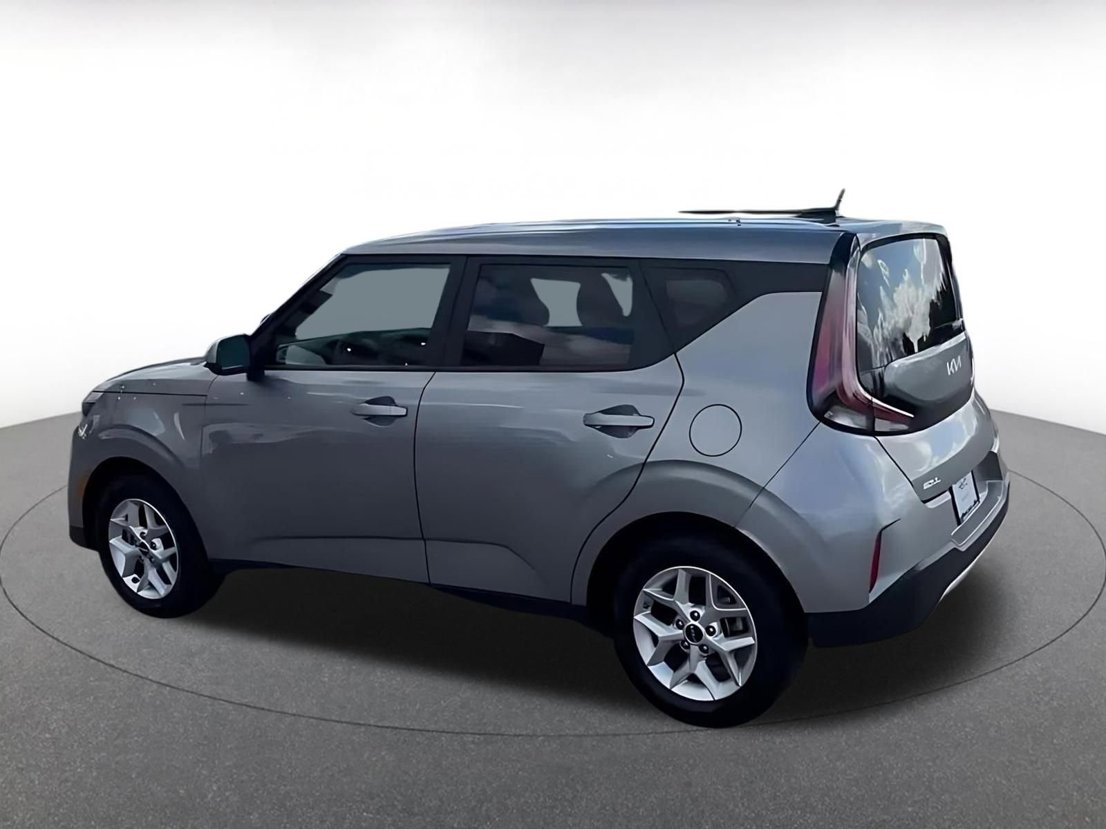 Used 2025 Kia Soul LX w/ LX Technology Package image 10