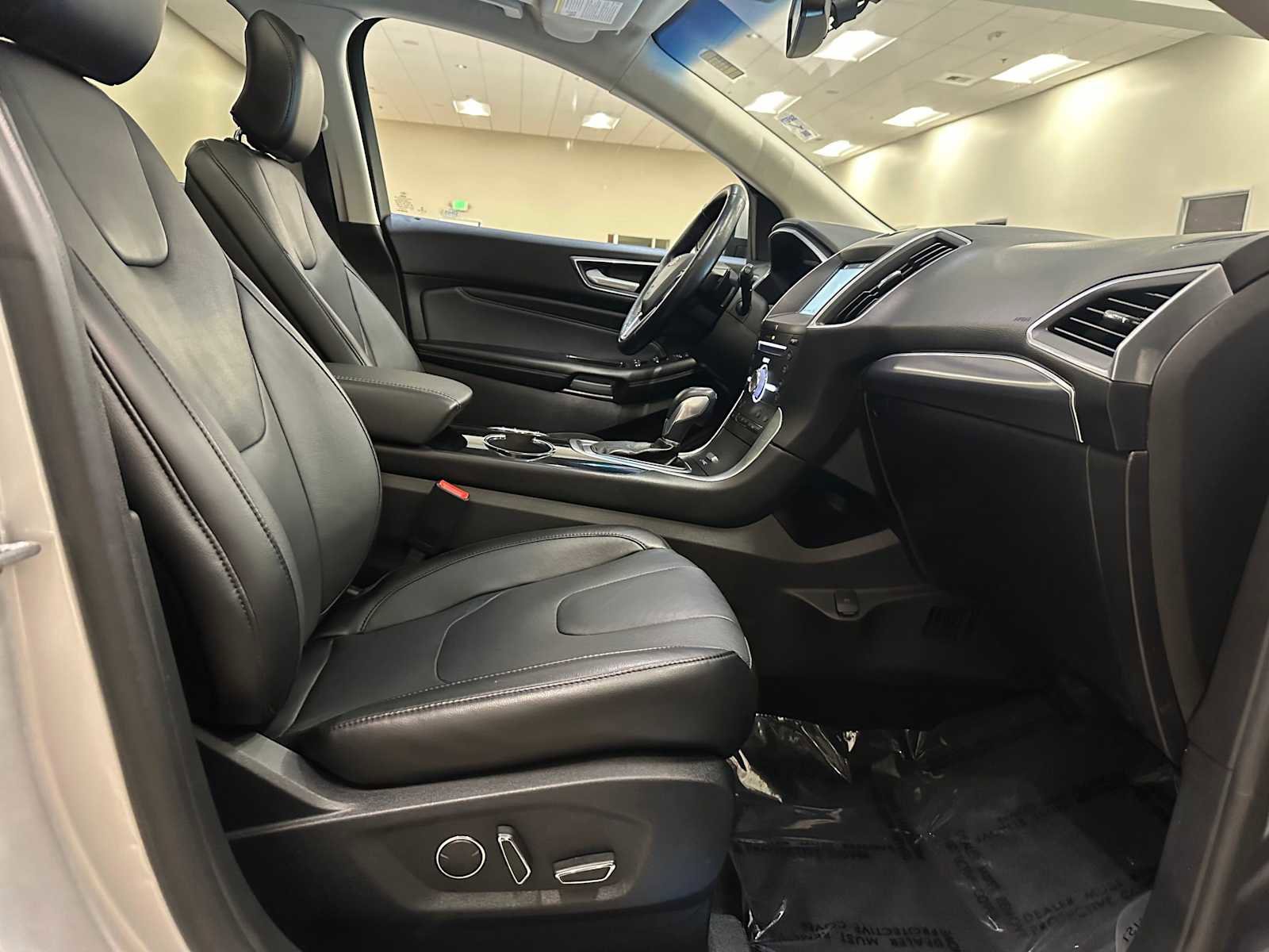 Used 2017 Ford Edge Titanium w/ Canadian Touring Package image 37