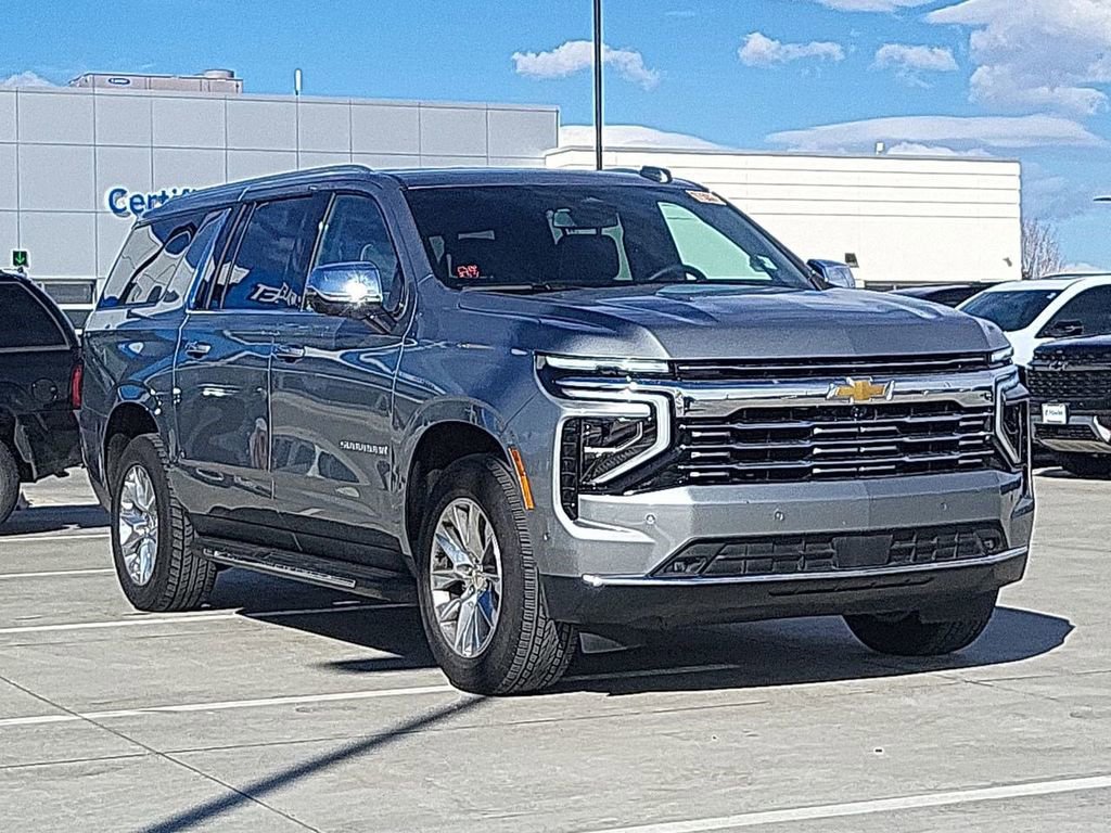 Used 2025 Chevrolet Suburban Premier image 2