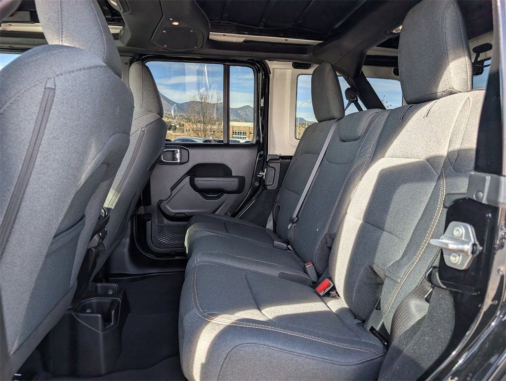 Used 2025 Jeep Wrangler Sport S image 18