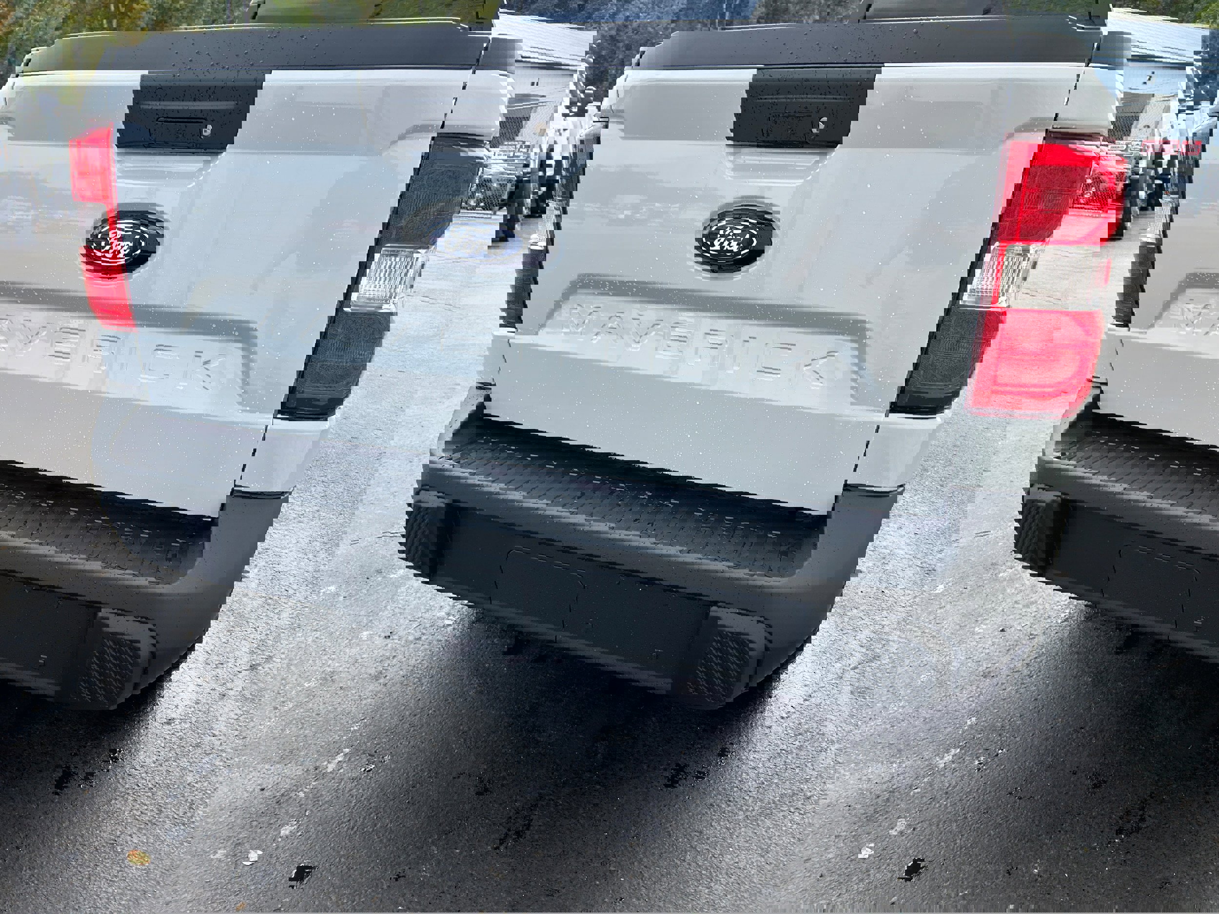 New 2025 Ford Maverick XL image 13