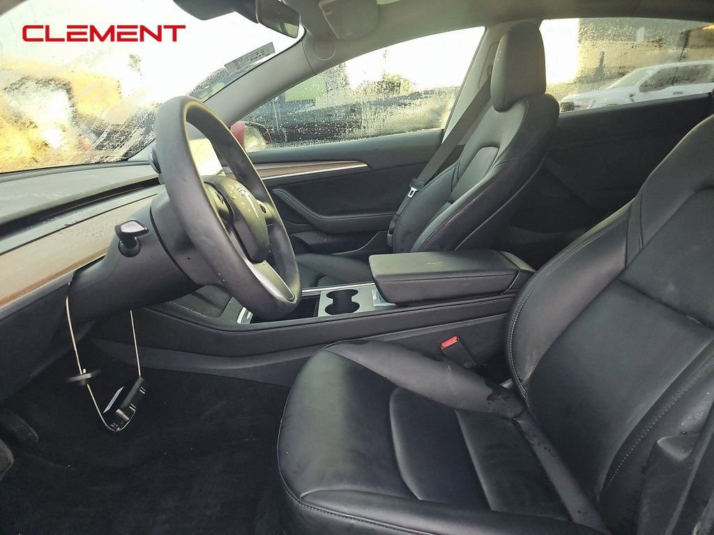 Used 2023 Tesla Model 3 Standard Range image 3
