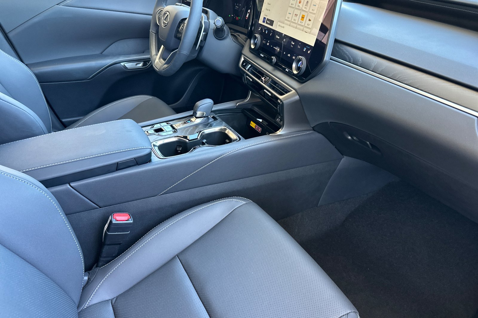 New 2026 Lexus RX 350h w/ Convenience Package AWD/4WD image 16