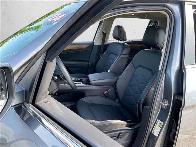 Used 2024 Volkswagen Atlas SE w/ Panoramic Sunroof Package FWD image 27