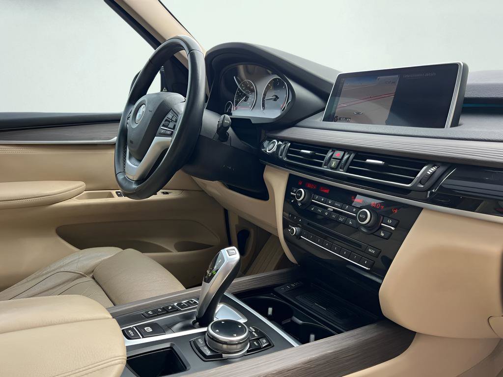 Used 2015 BMW X5 xDrive35d image 32
