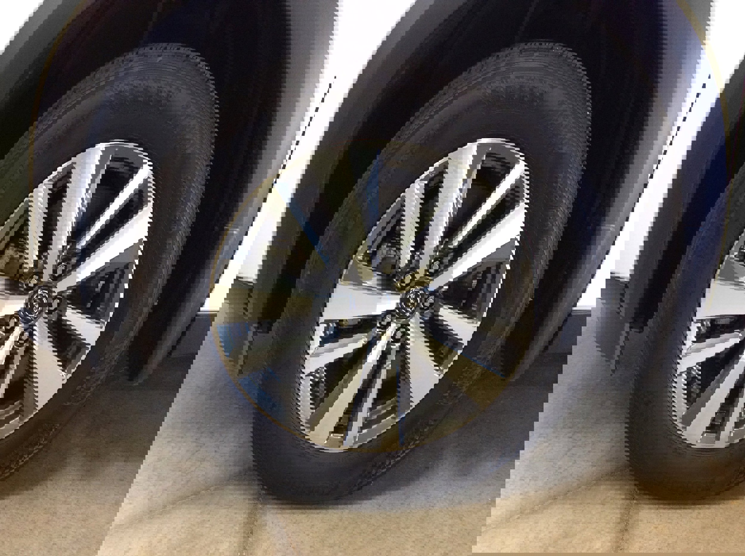 Used 2024 Nissan Pathfinder SL w/ Black Appearance Package image 10