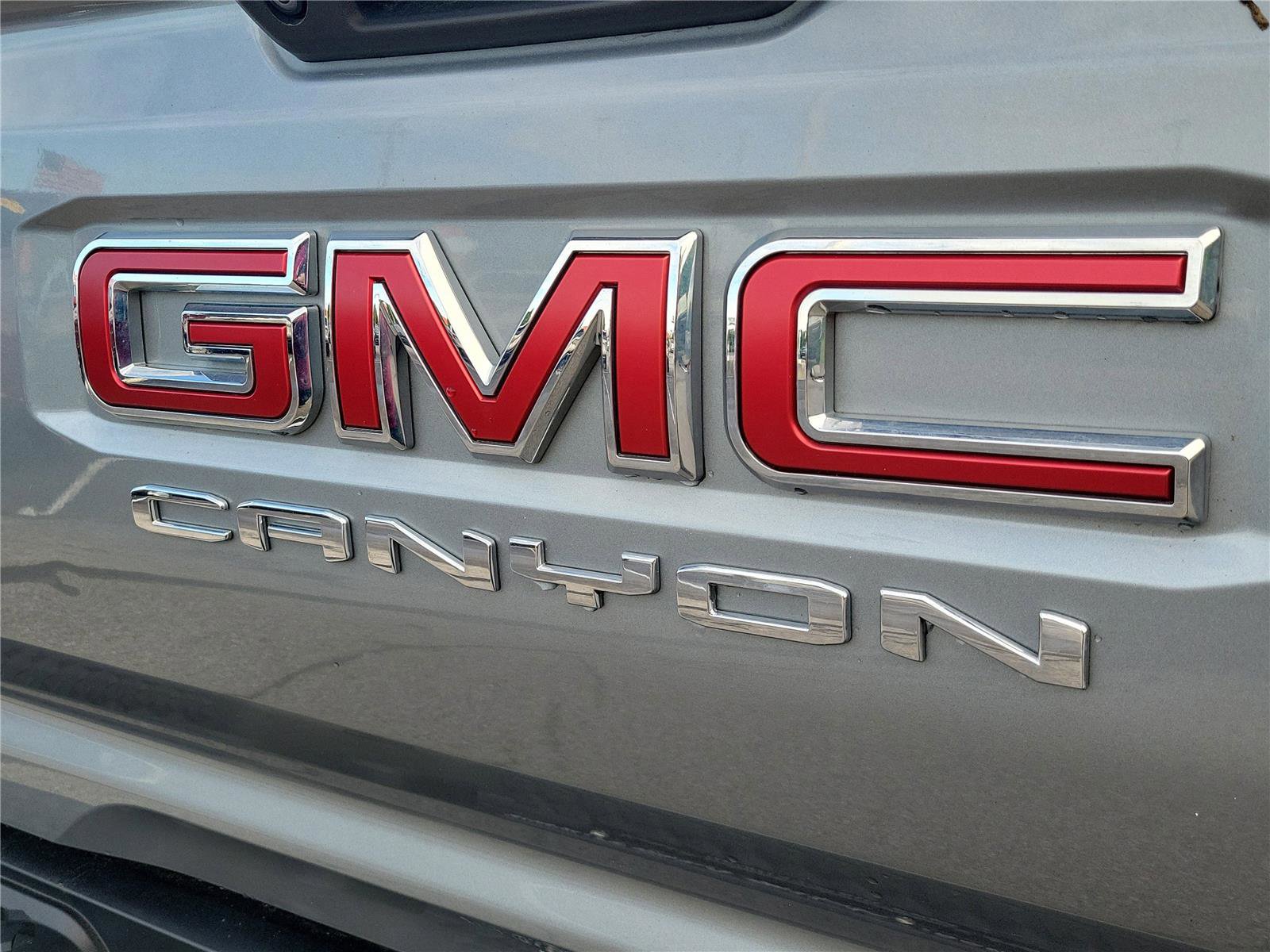 Used 2023 GMC Canyon AT4 w/ AT4 Premium Package AWD/4WD image 8