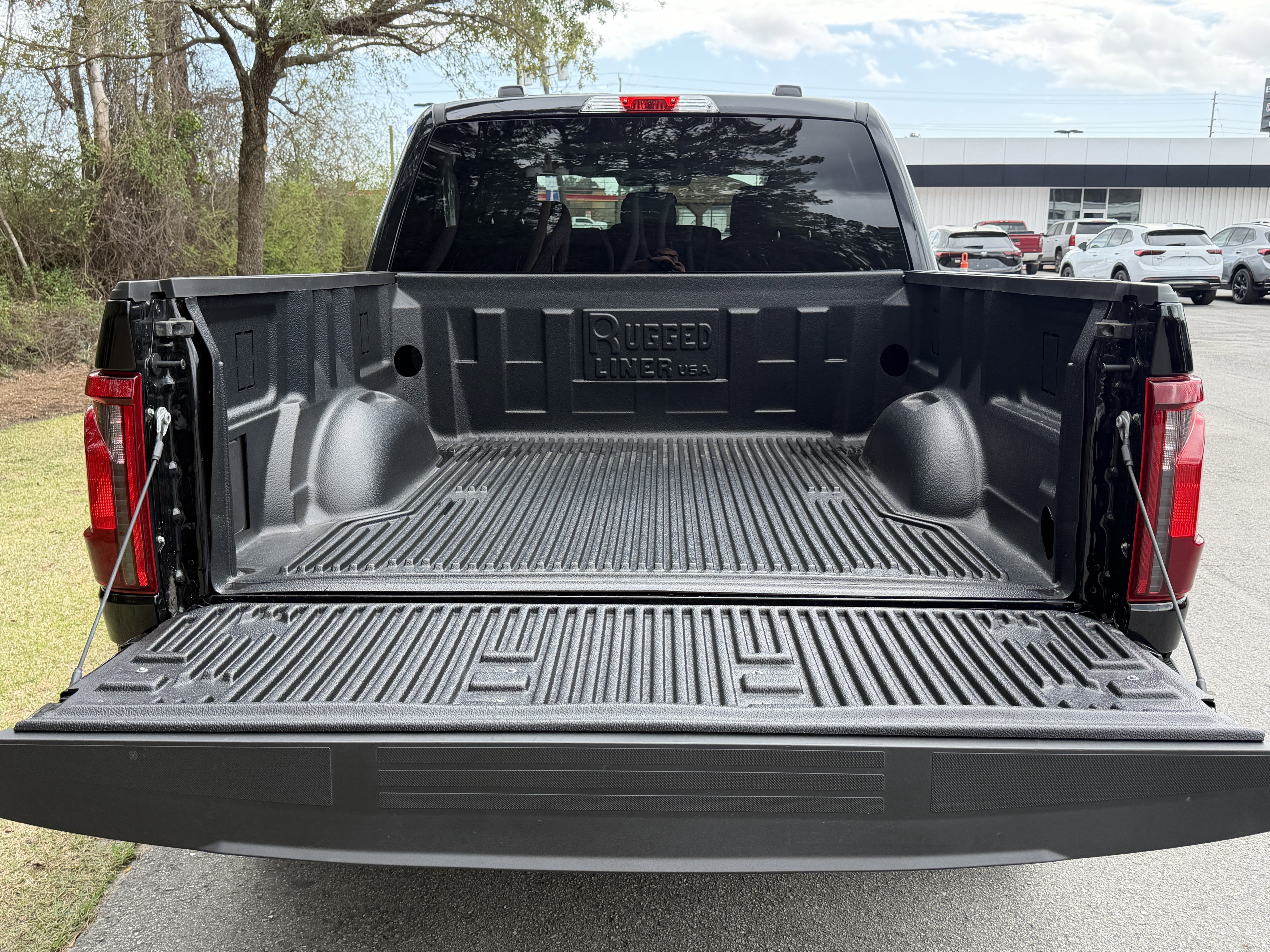 Used 2025 Ford F150 XLT w/ Equipment Group 301A Standard AWD/4WD image 4