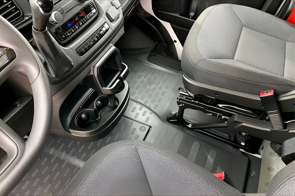 New 2024 RAM ProMaster 2500 w/ Convenience Group FWD image 7
