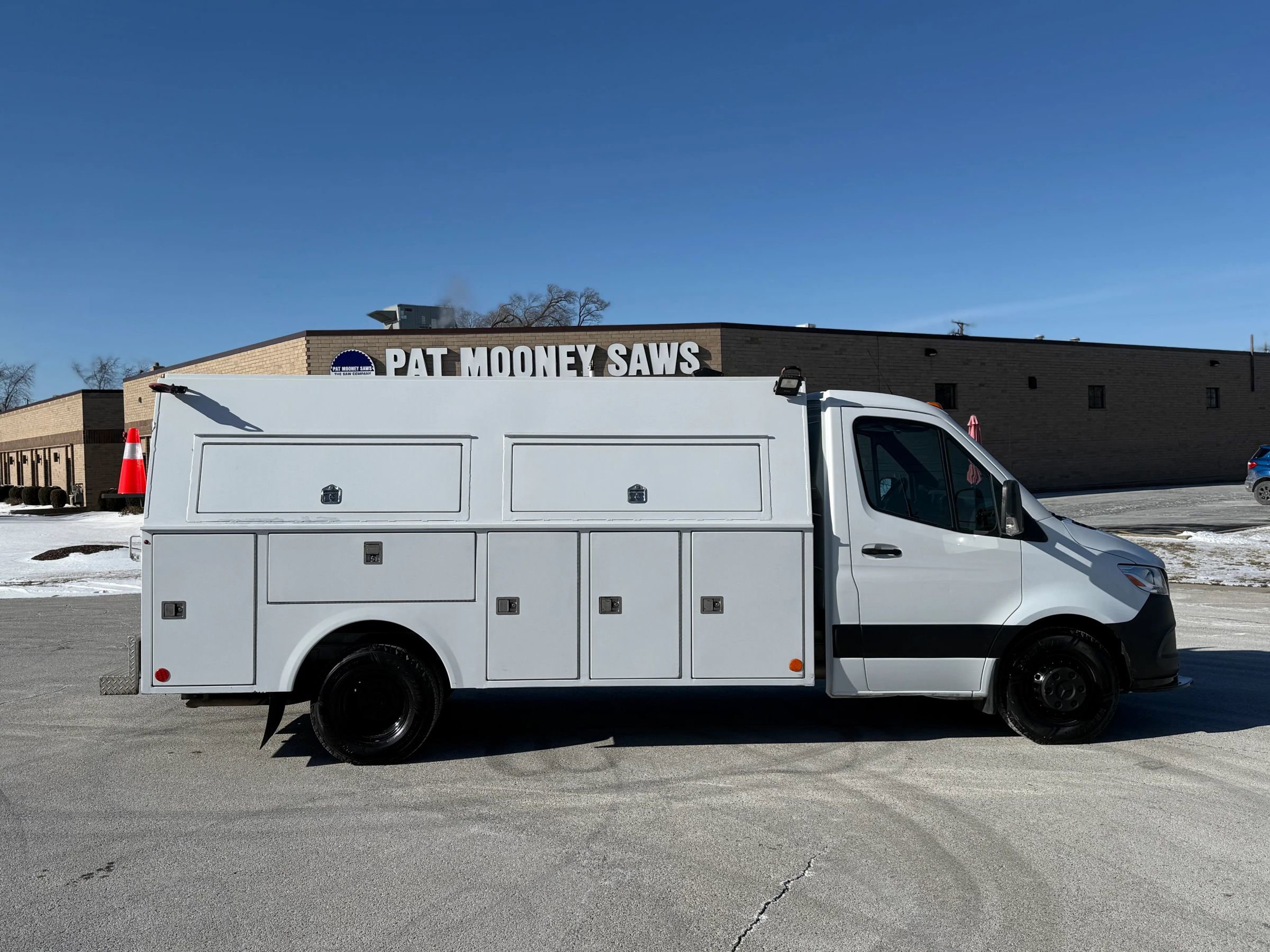 Used 2019 Mercedes-Benz Sprinter 170 w/ Chrome Grille Package image 6