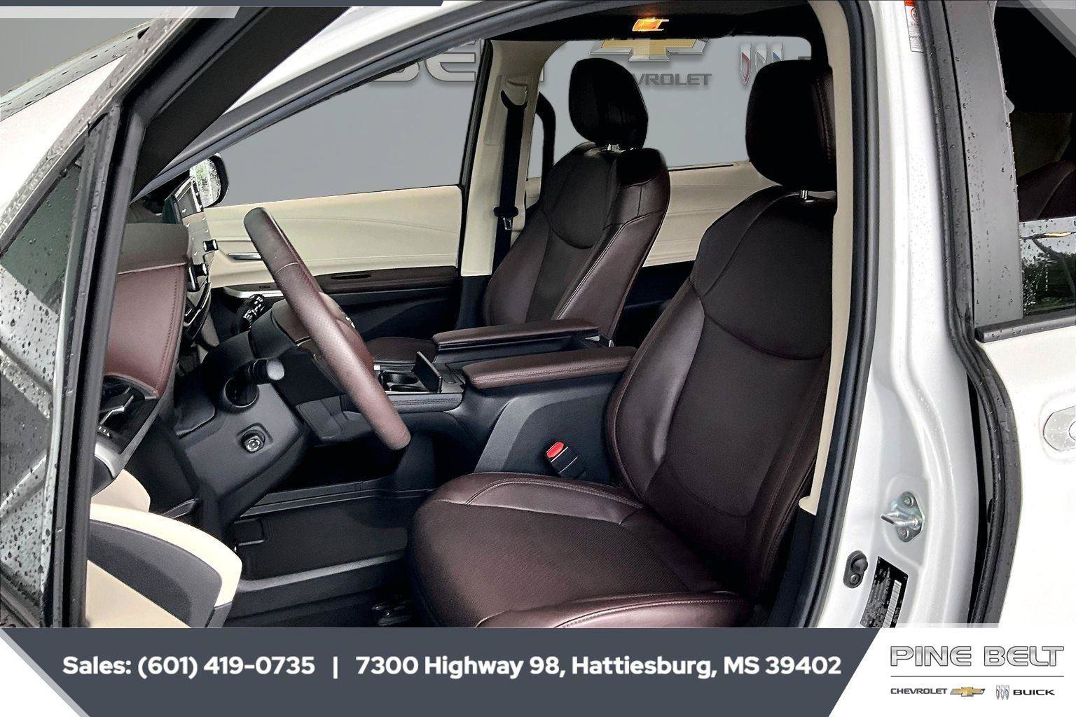 Used 2024 Toyota Sienna Platinum AWD/4WD image 18