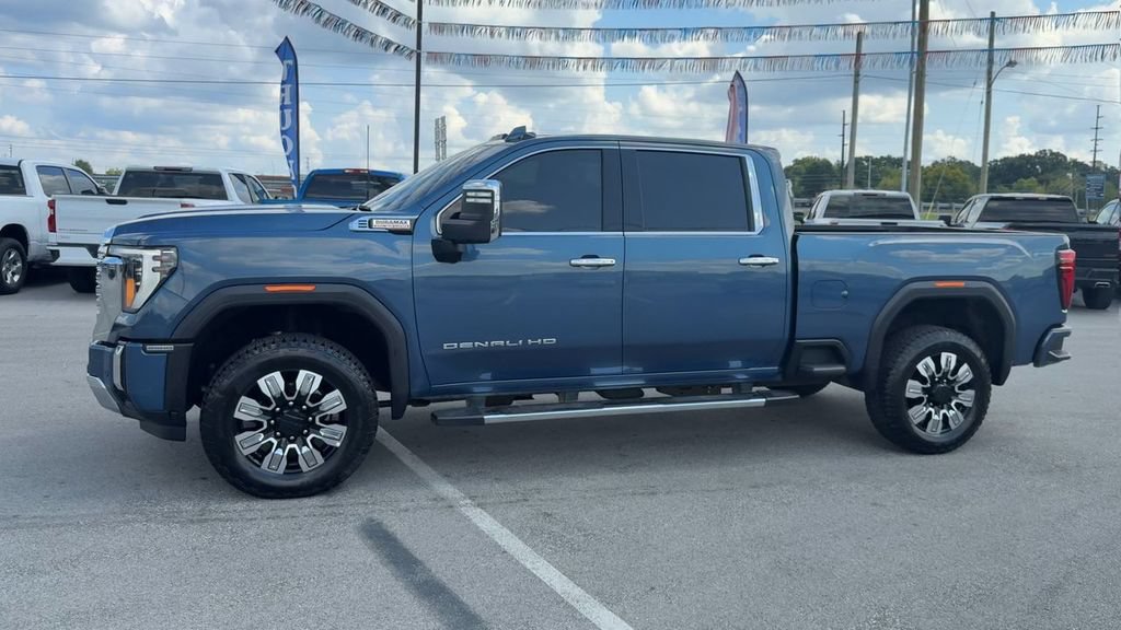 Used 2026 GMC Sierra 2500 Denali w/ Denali Reserve Package AWD/4WD image 3