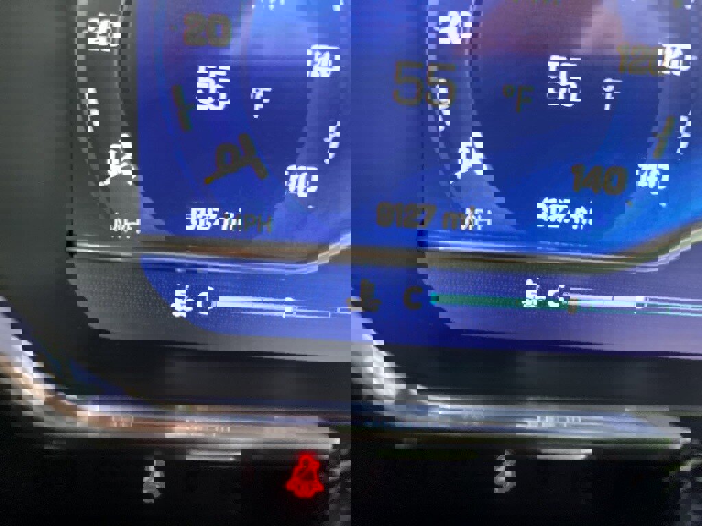 Used 2024 Chevrolet Silverado 2500 LT w/ Convenience Package image 25