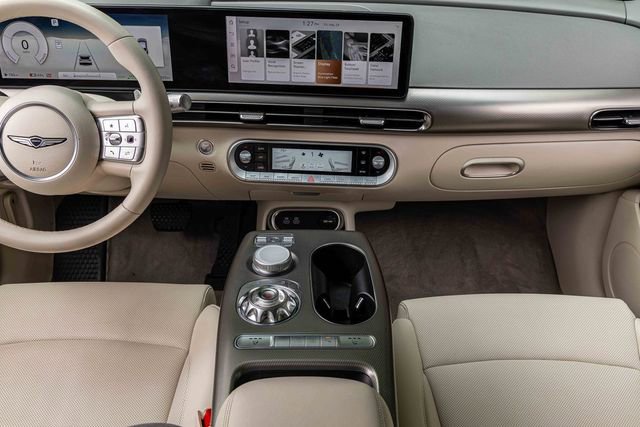 Used 2024 Genesis GV60 RWD image 10