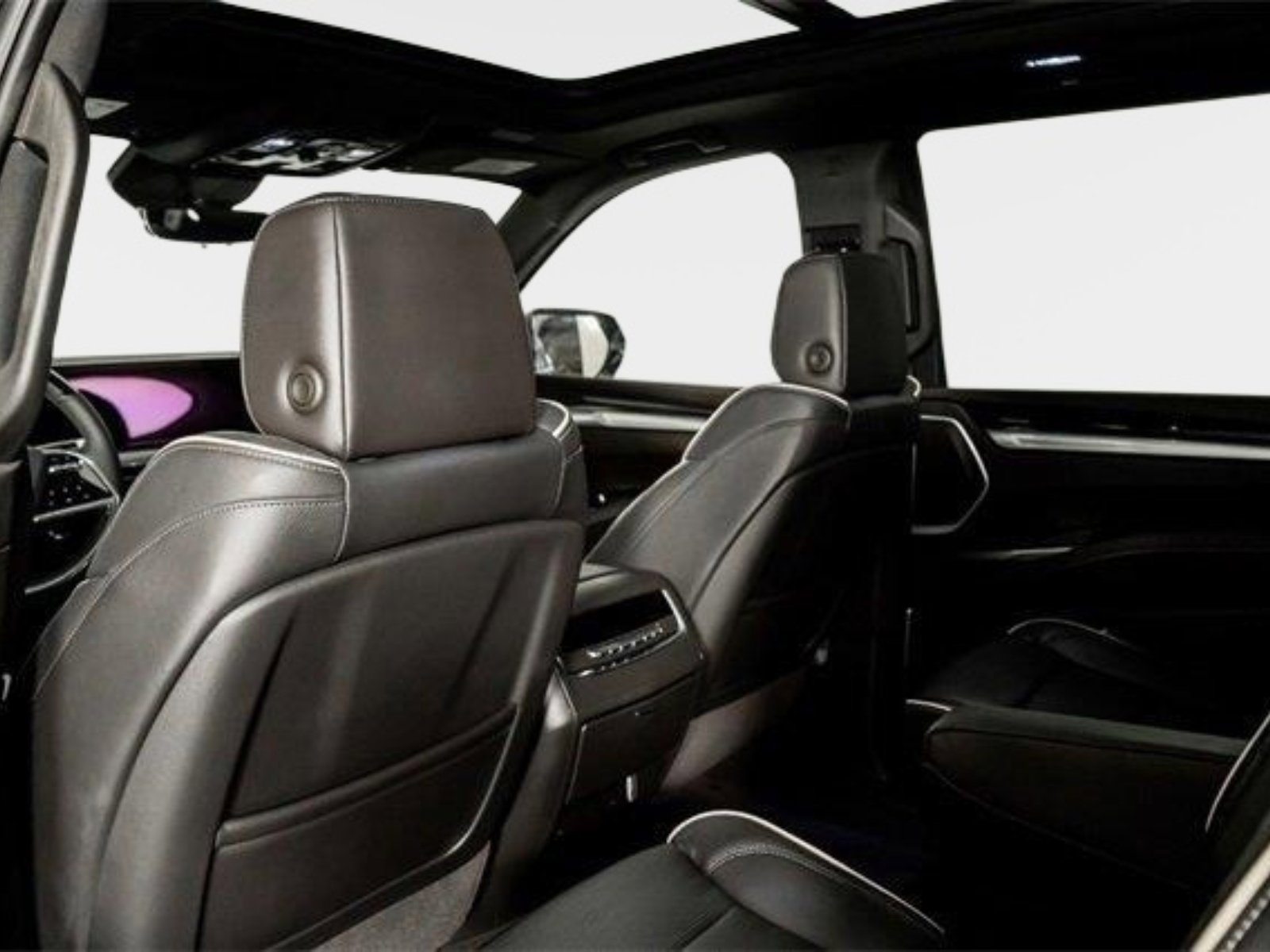 Used 2026 Cadillac Escalade Luxury w/ Touring Package image 34