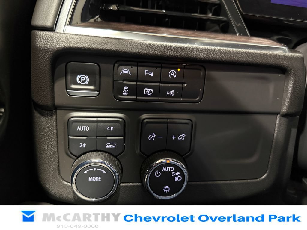 Used 2025 Chevrolet Tahoe LT AWD/4WD image 17