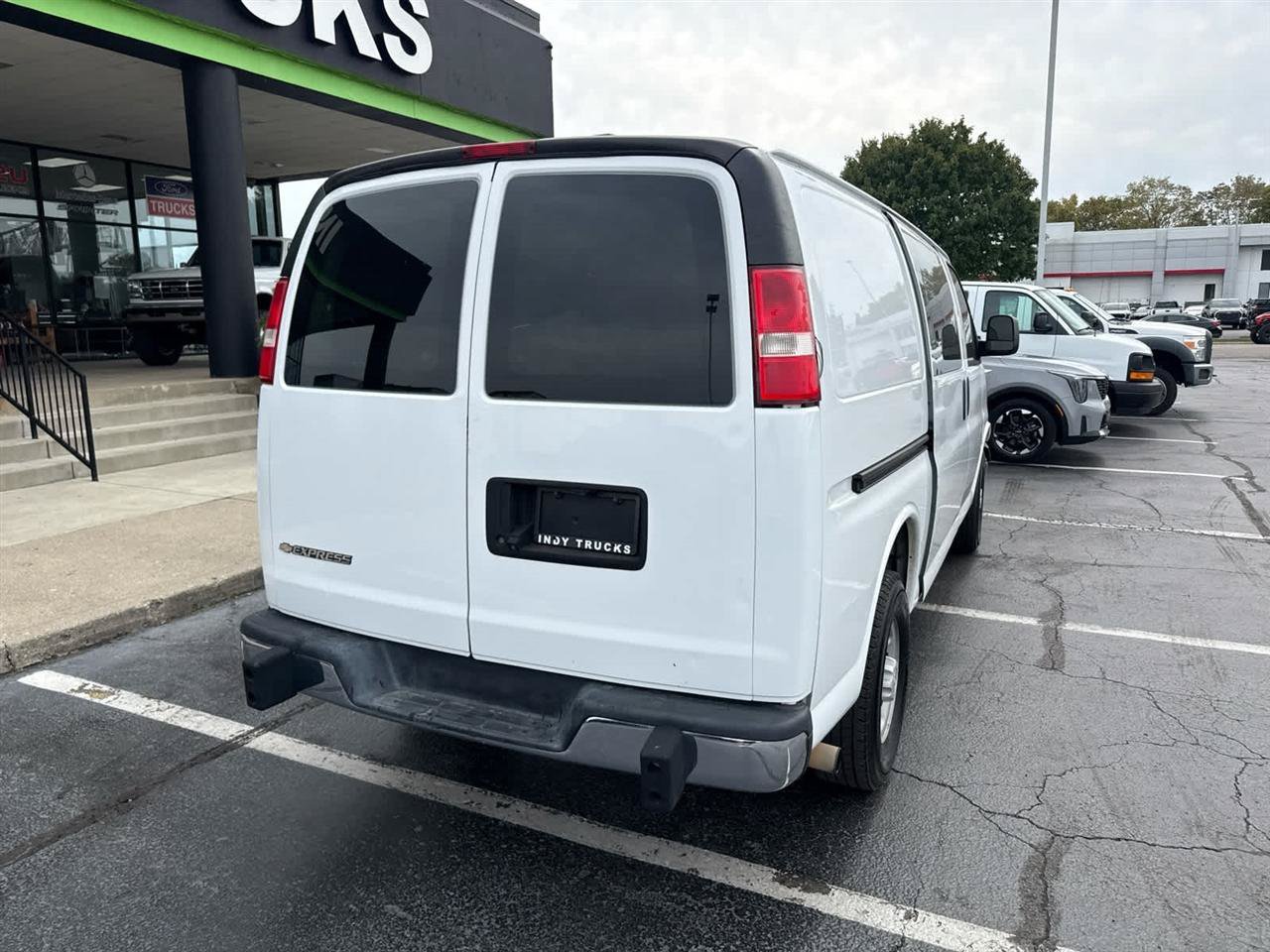 Used 2019 Chevrolet Express 2500 w/ Driver Convenience Package RWD image 8