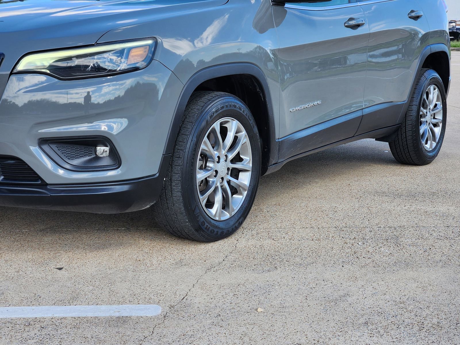 Used 2021 Jeep Cherokee Latitude Plus image 12