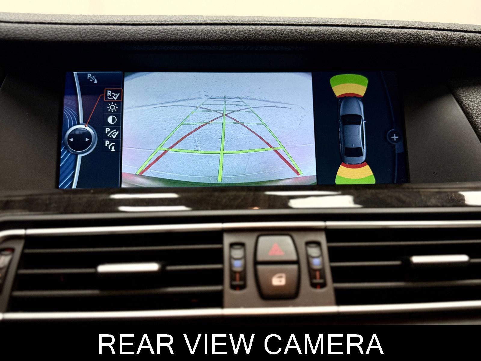 Used 2012 BMW 750Li w/ Driver Assistance Pkg RWD image 31