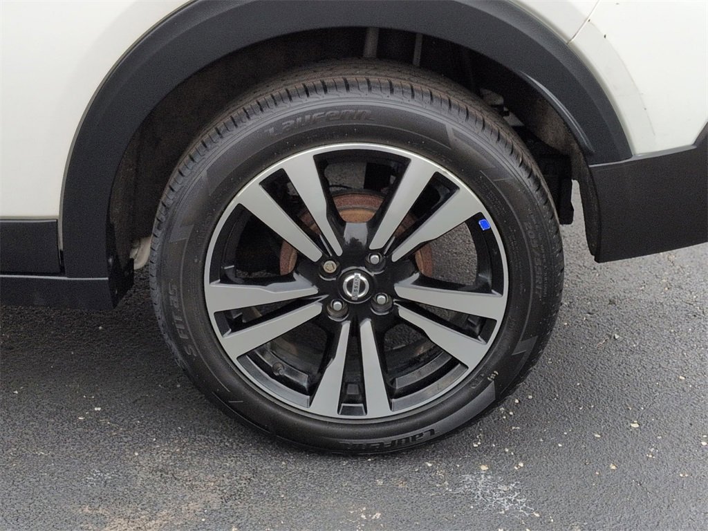 Used 2019 Nissan Kicks SR image 21