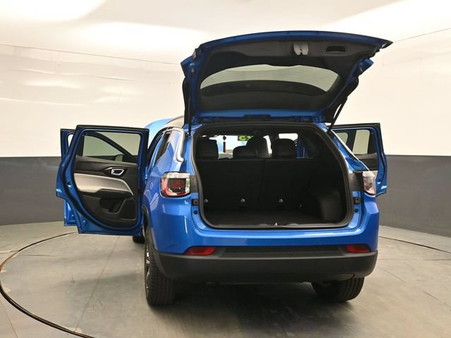 Used 2025 Jeep Compass Limited AWD/4WD image 41