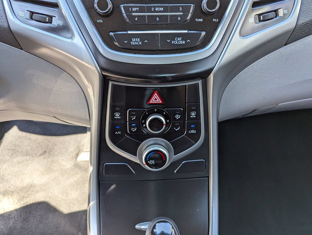 Used 2016 Hyundai Elantra SE FWD image 16