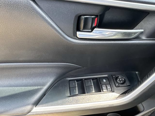 Used 2022 Toyota RAV4 XLE AWD/4WD image 25