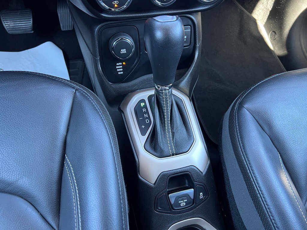 Used 2017 Jeep Renegade Limited AWD/4WD image 28