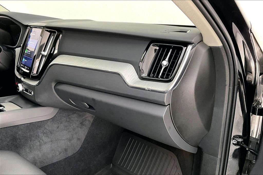 Used 2025 Volvo XC60 B5 Plus w/ Protection Package Premier image 20