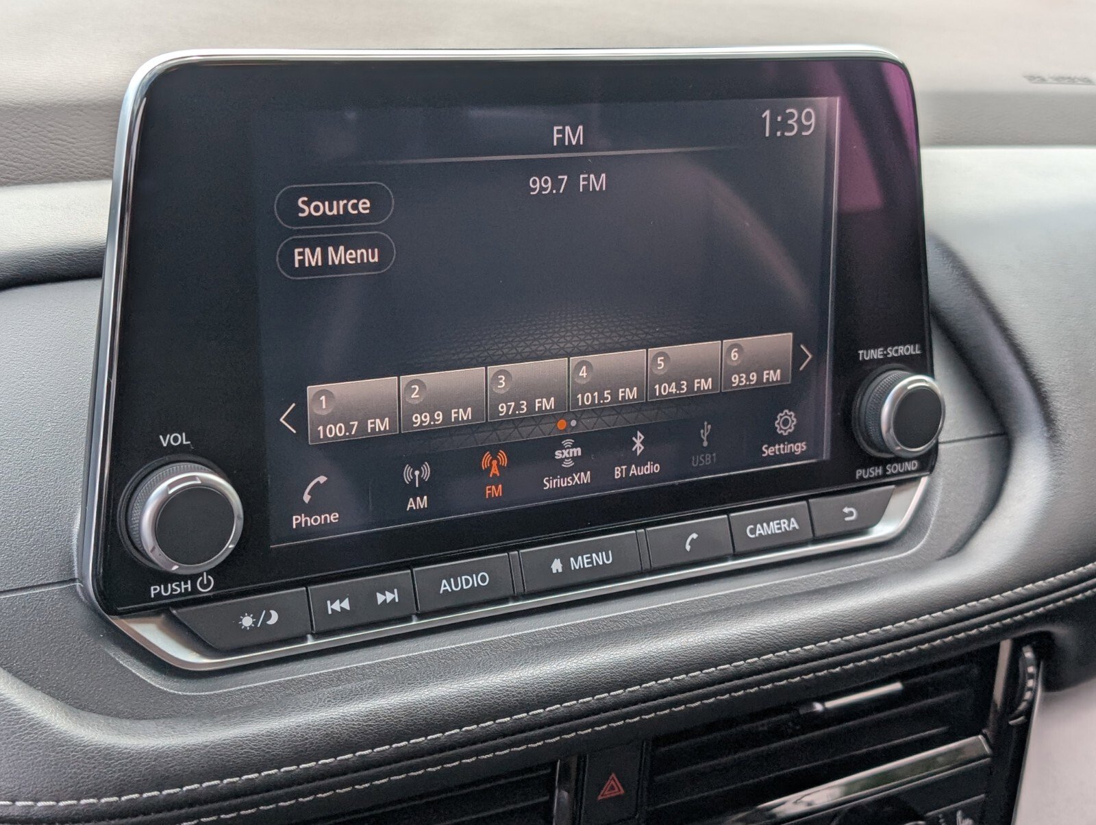 Used 2022 Nissan Rogue SV w/ SV Premium Package image 21