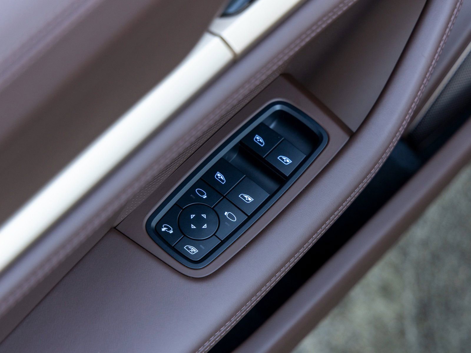 New 2026 Porsche Taycan Turbo AWD/4WD image 23