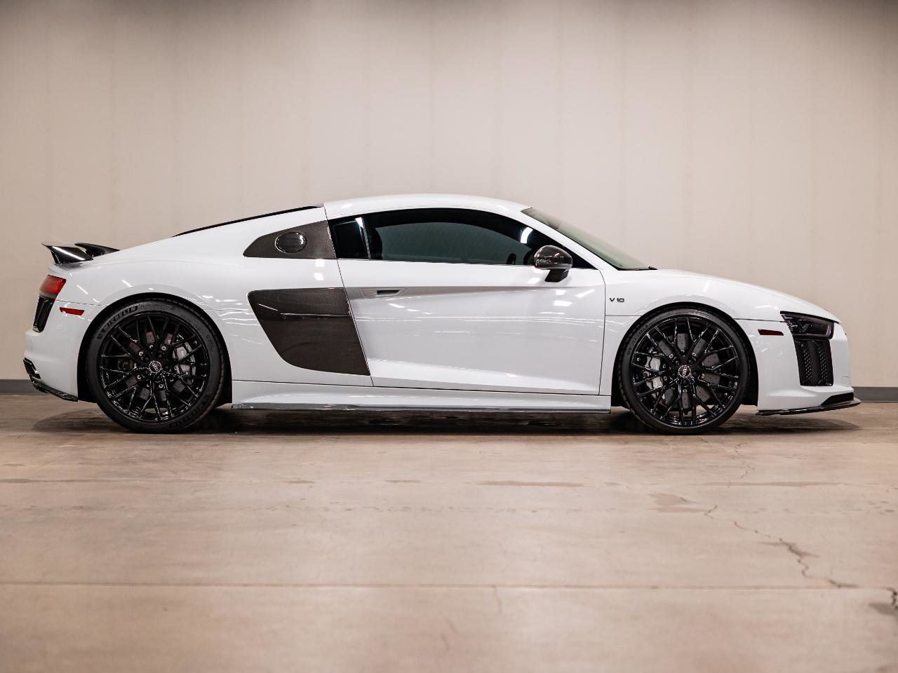 Used 2017 Audi R8 V10 plus image 8