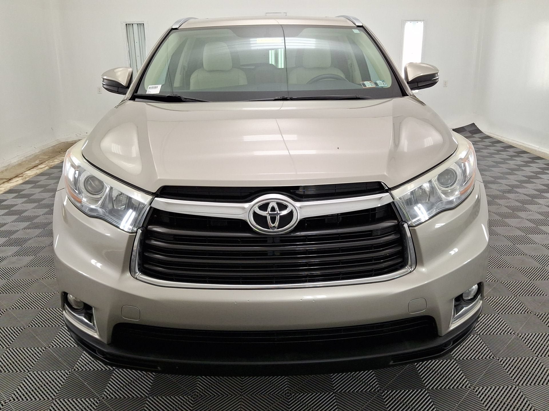 Used 2015 Toyota Highlander Limited AWD/4WD image 29
