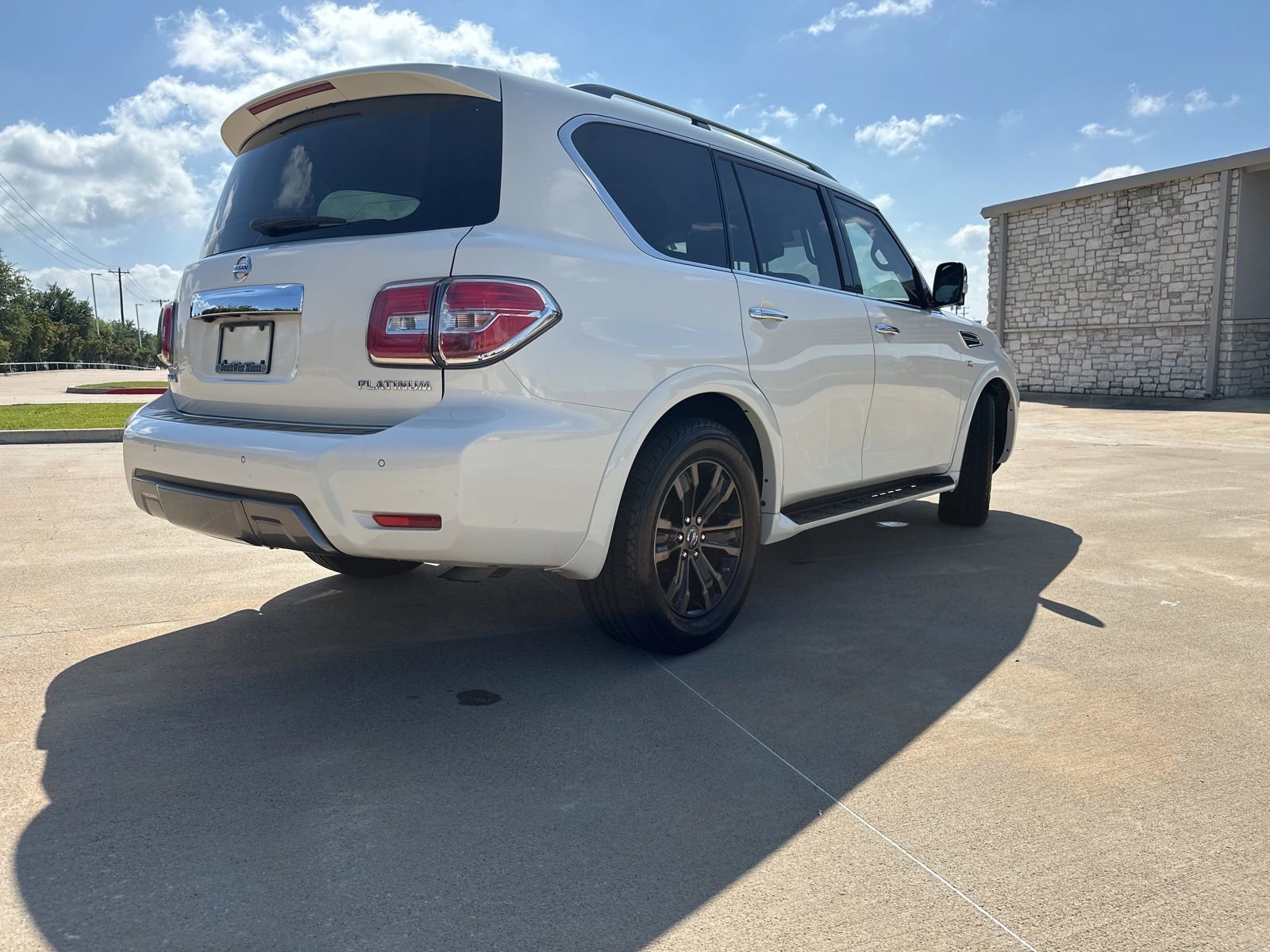 Used 2020 Nissan Armada Platinum w/ Captain's Chairs Package RWD image 9