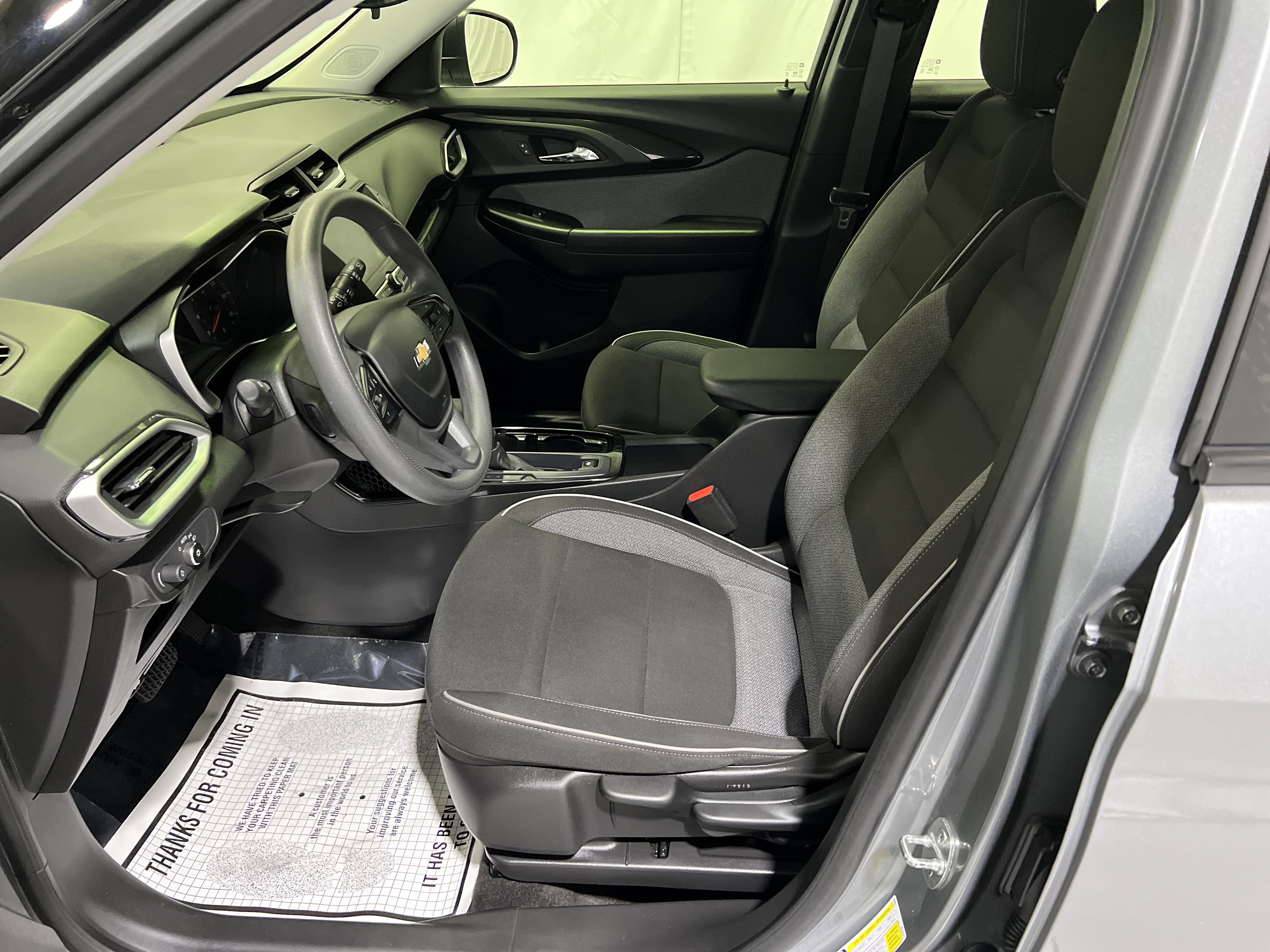 Used 2023 Chevrolet TrailBlazer LS FWD image 17