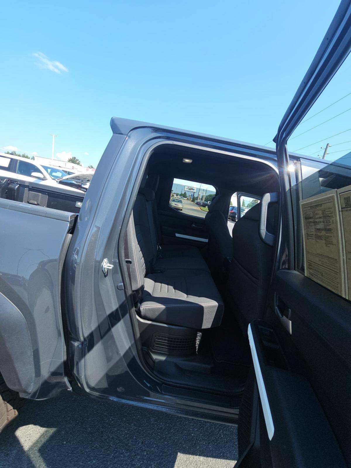 Used 2024 Toyota Tacoma TRD Off-Road AWD/4WD image 10