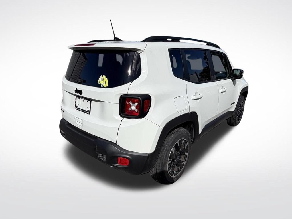 Used 2023 Jeep Renegade Latitude AWD/4WD image 5