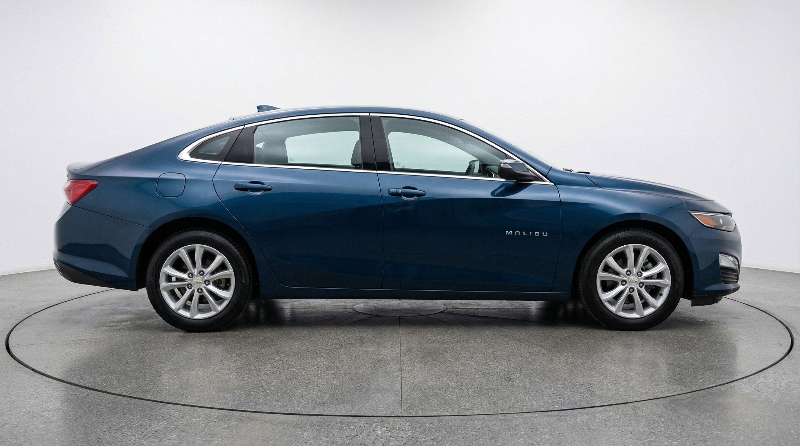 Used 2024 Chevrolet Malibu LT image 11