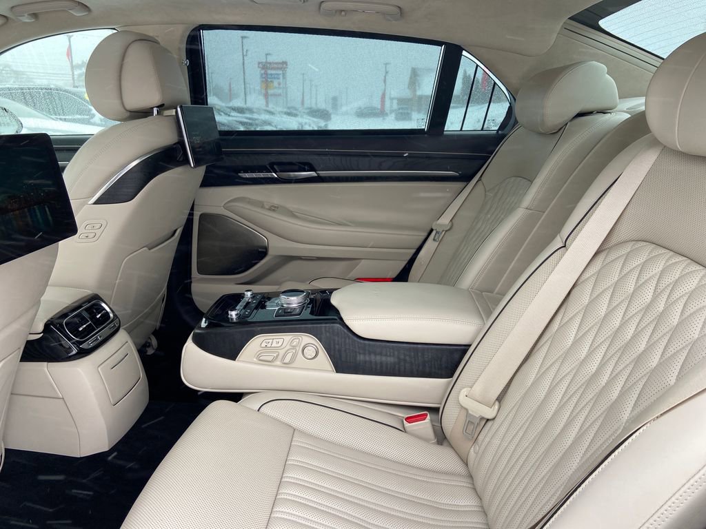 Used 2022 Genesis G90 5.0 Ultimate image 16