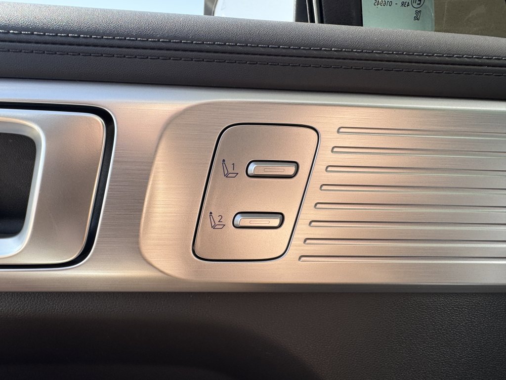 Used 2024 Hyundai Santa Fe Limited image 31