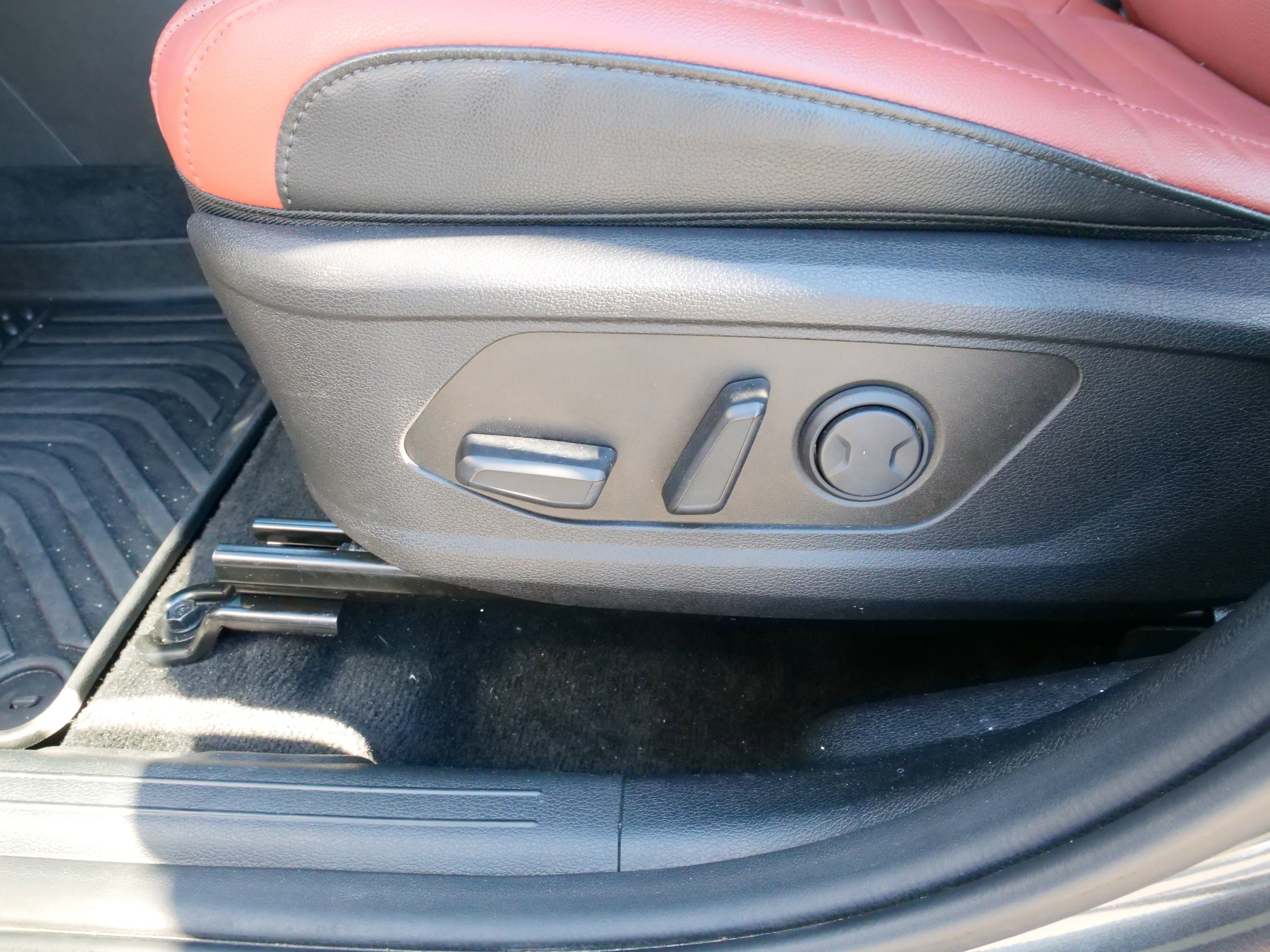 Used 2023 Kia Sportage SX image 17