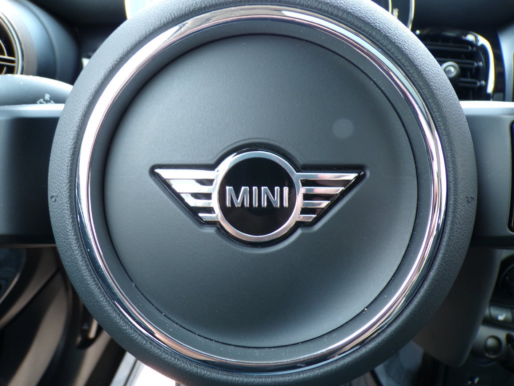 Used 2024 MINI Cooper SE FWD image 29