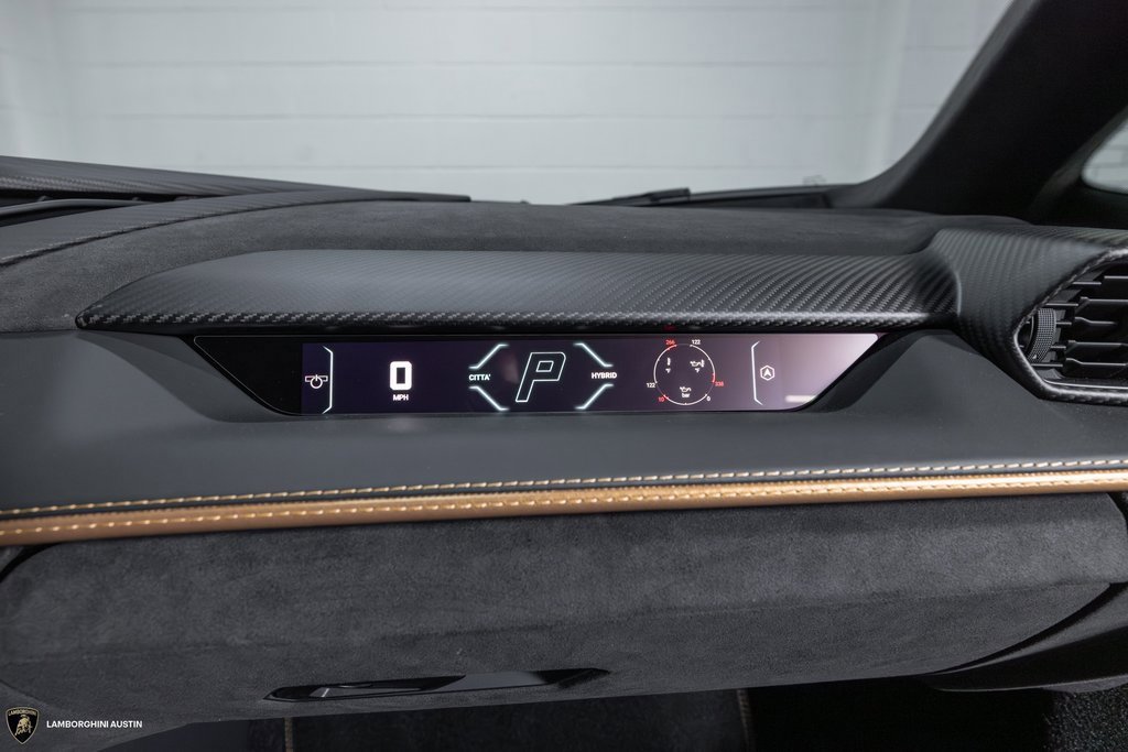 Used 2025 Lamborghini Revuelto image 43