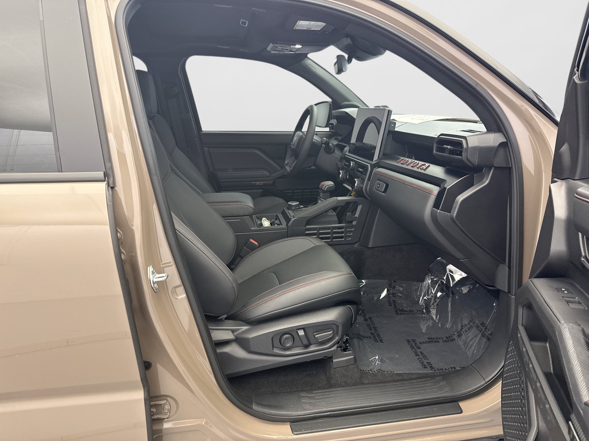 Used 2025 Toyota Tacoma TRD Pro w/ Tow Tech Package AWD/4WD image 18
