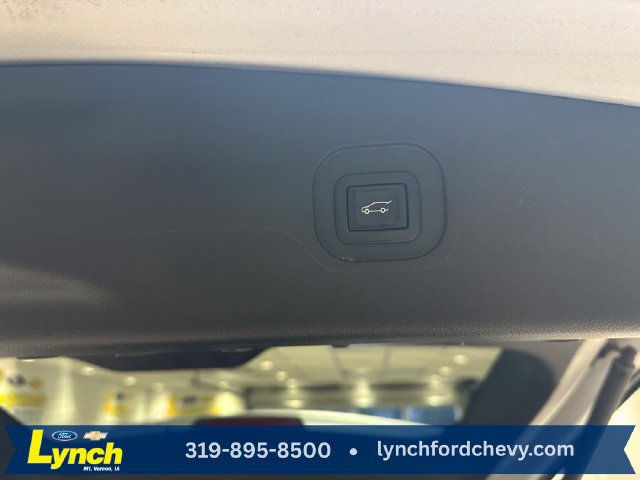 Used 2017 Chevrolet Equinox Premier w/ Enhanced Convenience Package FWD image 19